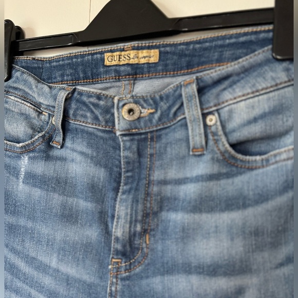 ✨ Guess Vintage Medium Wash Skinny Jeans – Size 29 ✨ - Picture 2 of 4